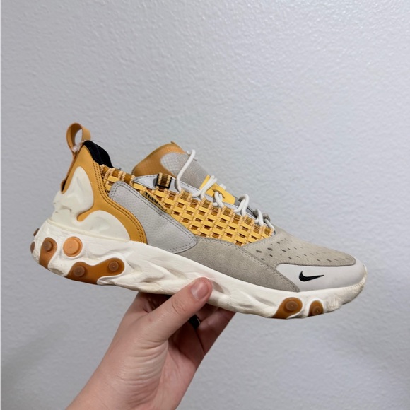 Nike Yellow and Gray react the 10th - Picture 1 of 9